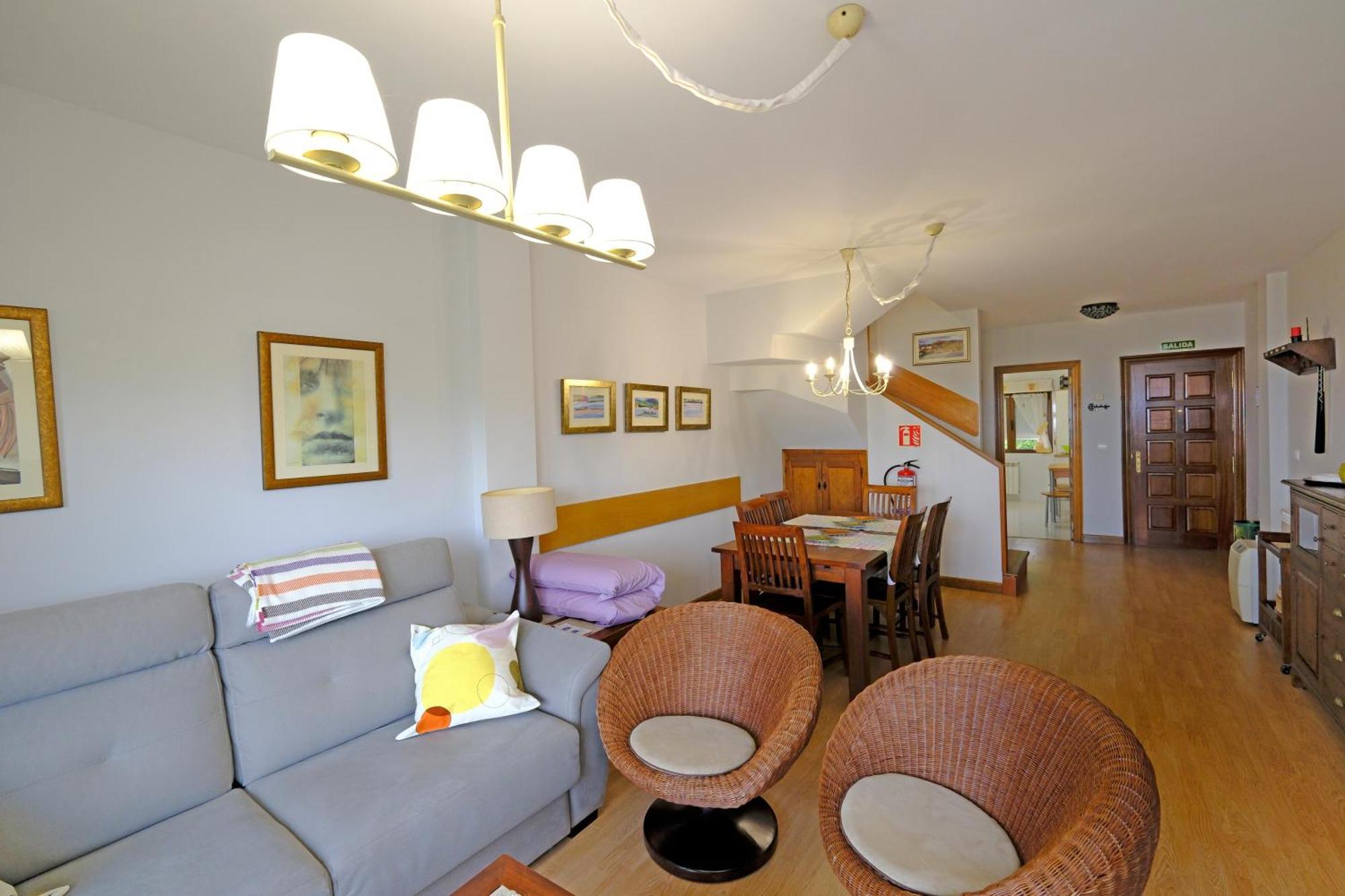 Duplex En Comillas. Urb Balcon Del Cantabrico * Comillas